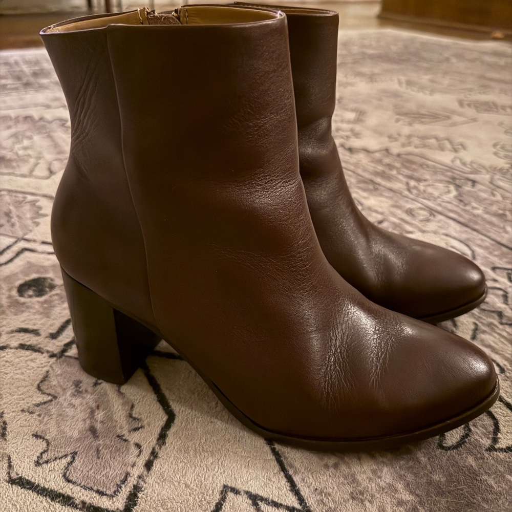 Nisolo Lia Heeled Ankle Booties in Wine / Burgundy - Picture 9 of 13